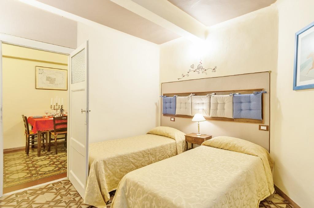 Cozybricks In Lucca - Apartments In Lucca Historical Center - Air Cond & Wifi - Room photo