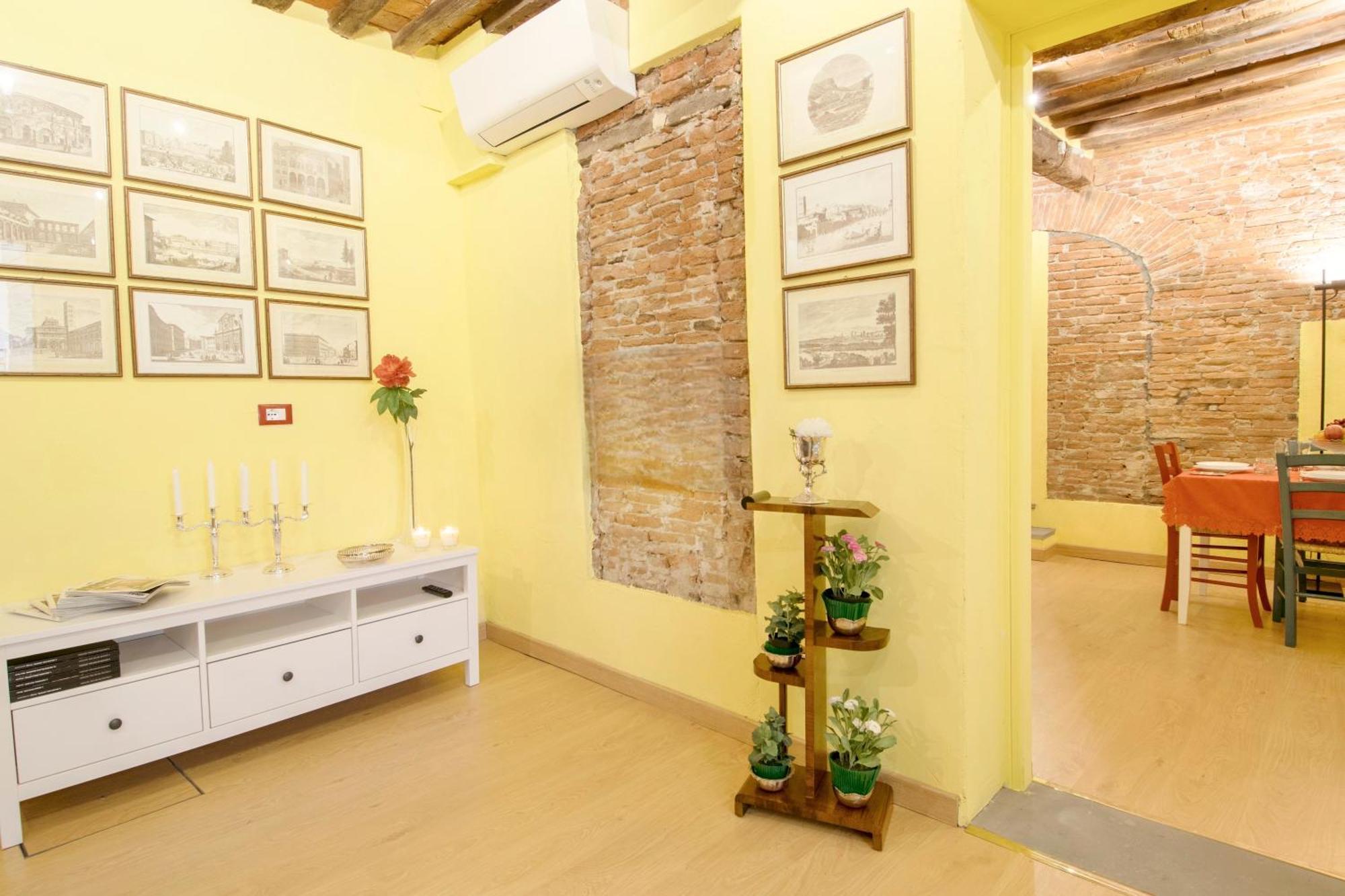 Cozybricks In Lucca - Apartments In Lucca Historical Center - Air Cond & Wifi - Exterior photo